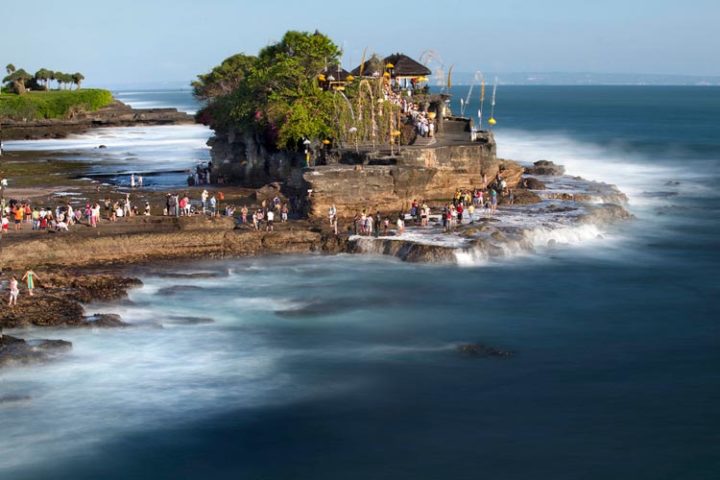 tanah lot temple