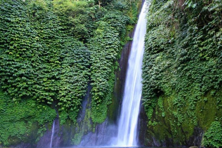 mundul waterfall bali